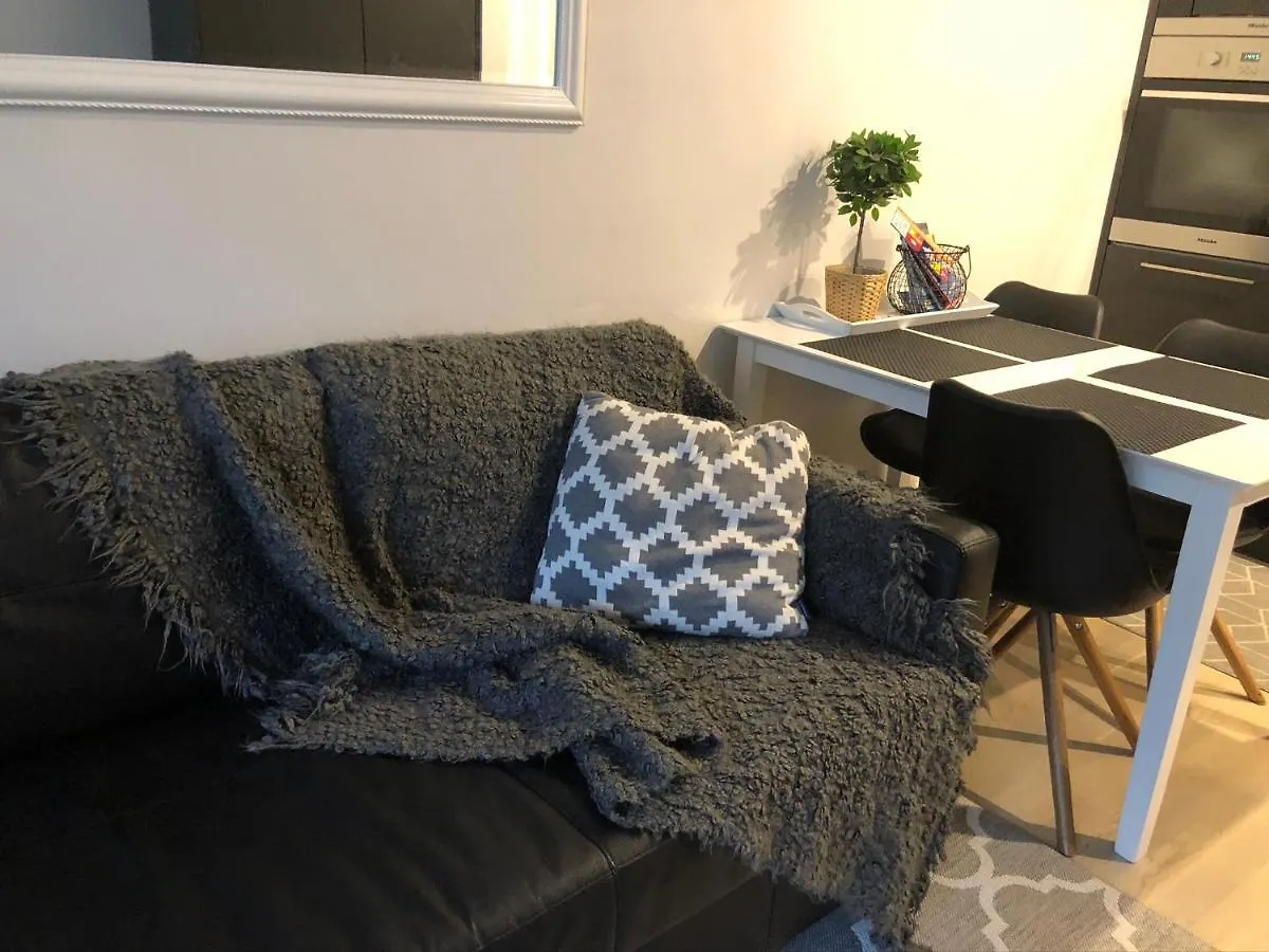 Scandinavian Home In Heard City Хельсинки Апартаменты